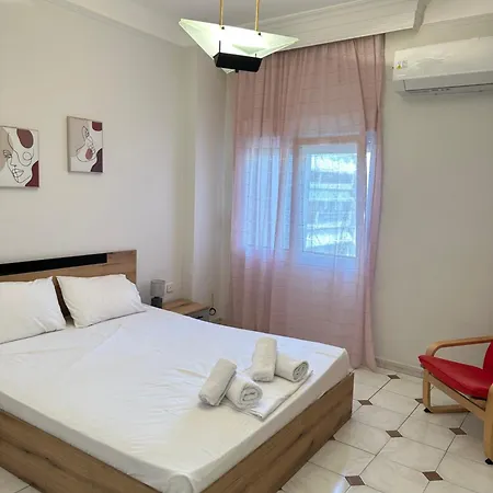 Thesshouse In The Heart Of Apartment